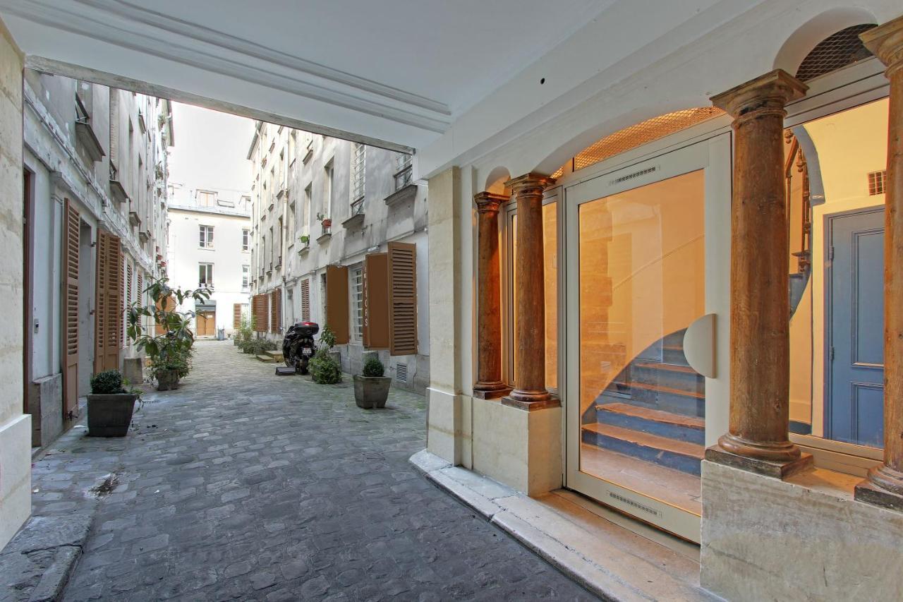 Off Majesti Upper Marais Apartment- Rue Du Faubourg Saint-Martin Paris Exteriör bild