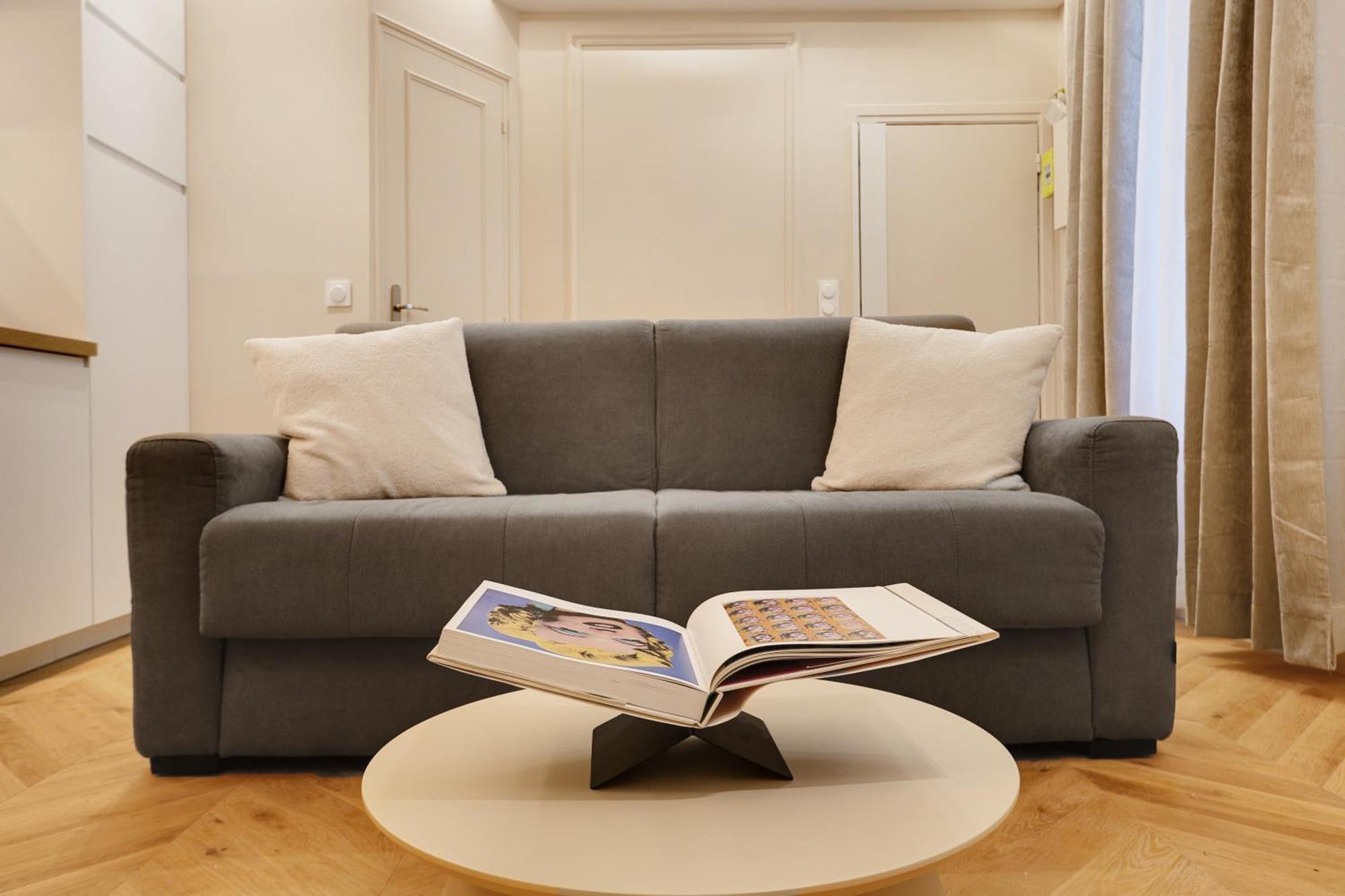 Off Majesti Upper Marais Apartment- Rue Du Faubourg Saint-Martin Paris Exteriör bild